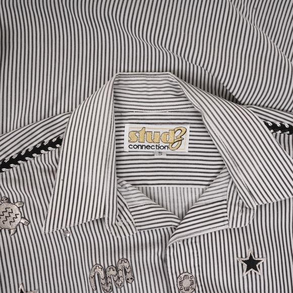 90's Vintage Stud3 Connection w/ Rabbit, Turtle, Snake, Star Patches Size Small - Picture 4 of 8